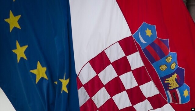 No more border, different currencies between Croatia and EU