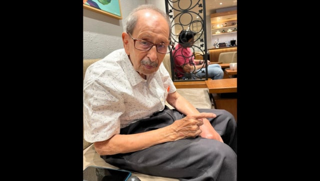 Elderly man shares life lessons 