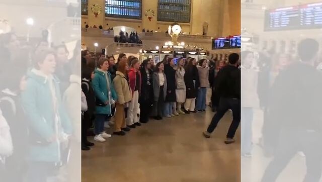 Watch video: Ukrainian kids perform 'Carol of the Bells' at New York's Grand Central station, win hearts Watch video: Ukrainian kids perform 'Carol of the Bells' at New York's Grand Central station, win hearts
