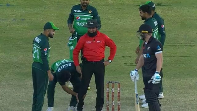 Watch: Umpire Aleem Dar gets angry after Pakistan fielder's throw hits him