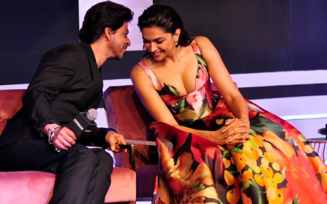 SRK Deepika Padukone John Abraham talk about Pathaans success check pictures