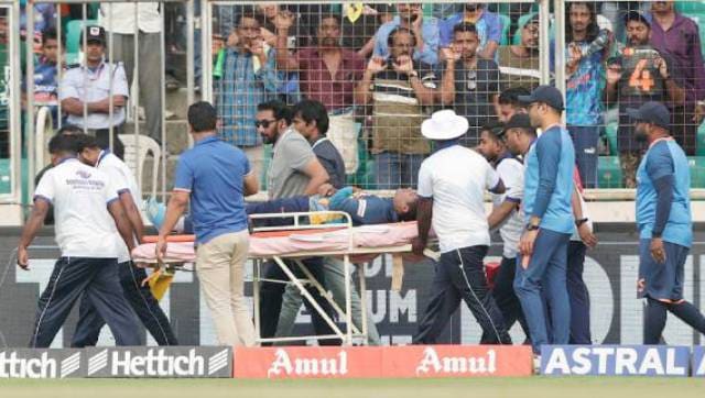 The ball before Kohli got his hundred saw a nasty collision at the square-leg boundary between Vandersay and Ashen Bandara, with both fielders stretchered off. Dunith Wellalage came in as a concussion substitute for Vandersay and batted for the tourists at number eight. Sportzpics