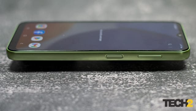 Does the Samsung Galaxy A14 5G have a headphone jack?