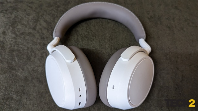 Sennheiser Momentum 4 wireless headphones in test design 2