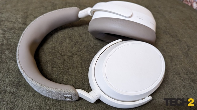Sennheiser Momentum 4 wireless headphones in test design