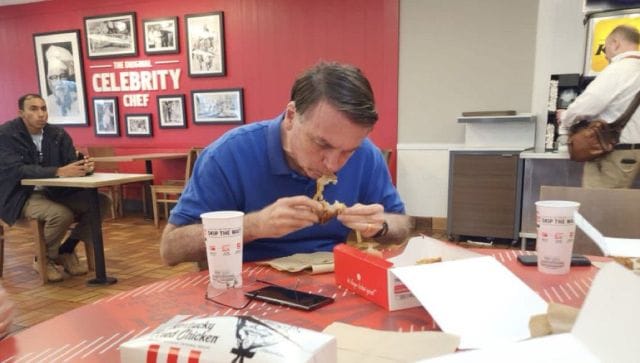 Inside Jair Bolsonaro’s Florida life: KFC and grocery store visits, selfies with supporters Inside Jair Bolsonaro’s Florida life: KFC and grocery store visits, selfies with supporters