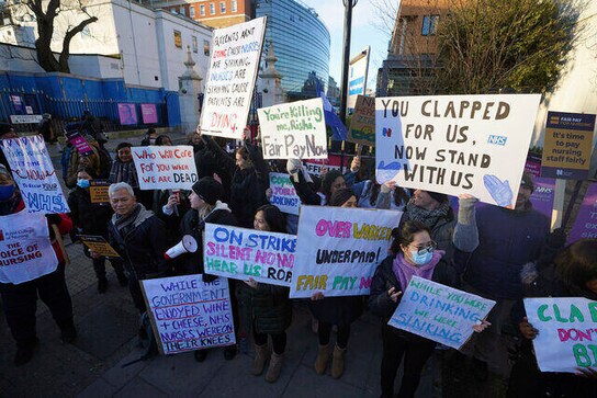 UK nurses stage new walkout as strike wave intensifies UK nurses stage new walkout as strike wave intensifies