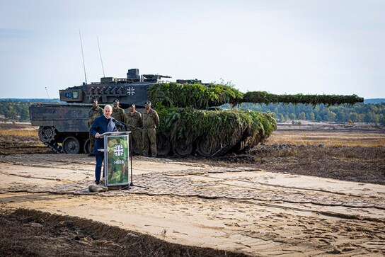 Allies can start training Ukraine on how to use Leopard tanks, says Germany Allies can start training Ukraine on how to use Leopard tanks, says Germany