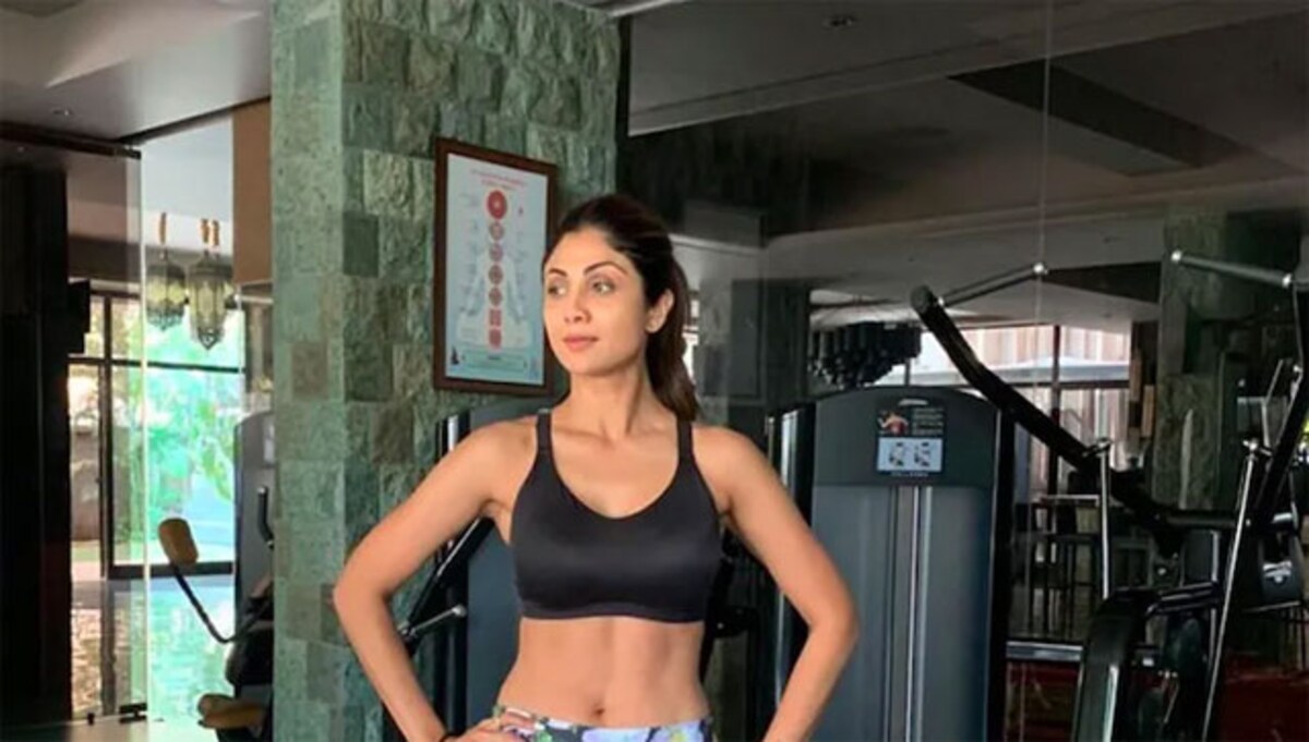 1200px x 900px - Shilpa Shetty performs 'Bird Dog' pose in new workout video