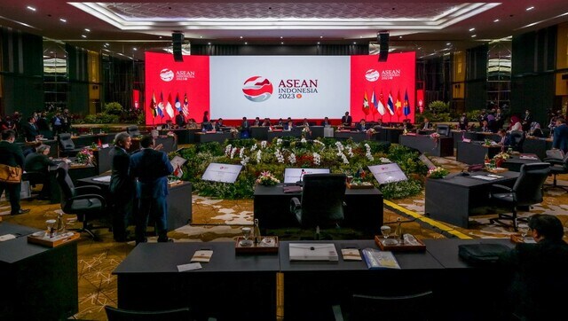 ASEAN ministers urge Myanmar junta to implement agreed peace plan ASEAN ministers urge Myanmar junta to implement agreed peace plan