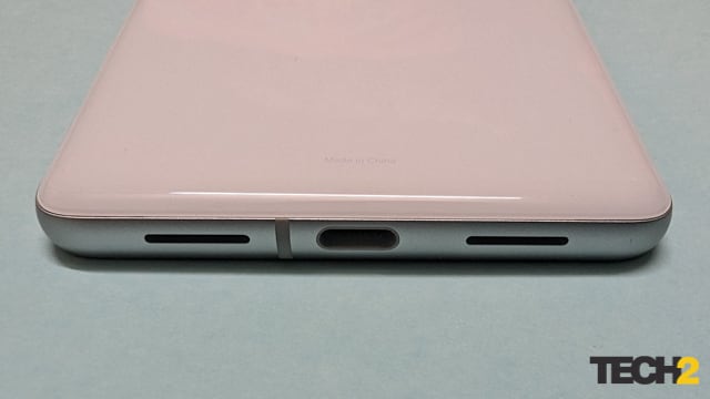 Google Pixel 7 Long-term Review Bottom edge