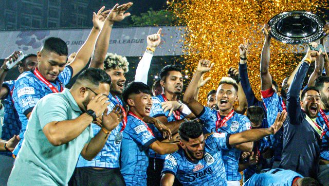Watch: Mumbai City lift ISL League Winners’ Shield after East Bengal game-Sports News , Firstpost