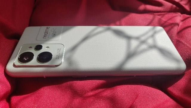 Textured back Realme GT 2 Pro long term review
