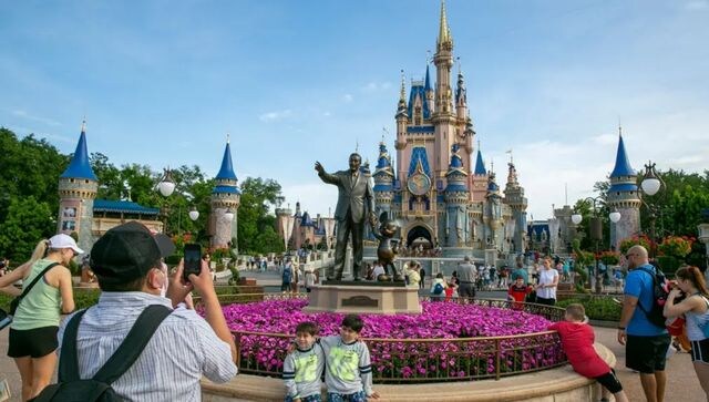 Disney World union workers reject contract offer, demand 'meaningful wage increase' Disney World union workers reject contract offer, demand 'meaningful wage increase'