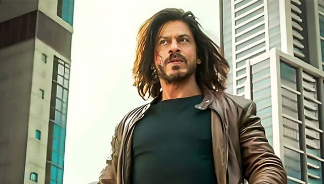 '5000 crores Pyaar, 2 Billion smiles...': Shah Rukh Khan replies to a fan who questioned Pathaan's collections '5000 crores Pyaar, 2 Billion smiles...': Shah Rukh Khan replies to a fan who questioned Pathaan's collections