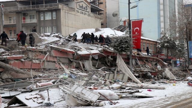 'France by their side': Emmanuel Macron offers aid to earthquake-hit Turkey, Syria 'France by their side': Emmanuel Macron offers aid to earthquake-hit Turkey, Syria