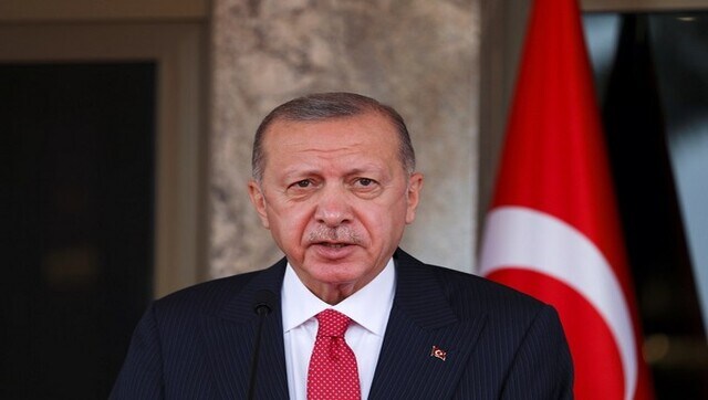 اردوغان مصاحبه تلویزیونی خود را با اشاره به حشره معده قطع کرد