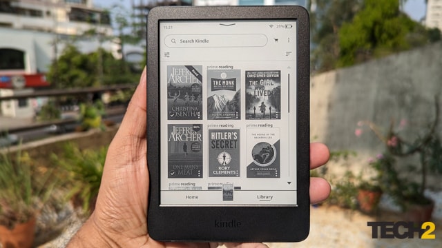 Kindle 11th Gen रिव्यू सनलाइट पठनीयता