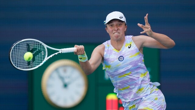 Defending champion Iga Swiatek pulls out of Miami Open after sustaining rib injury Defending champion Iga Swiatek pulls out of Miami Open after sustaining rib injury