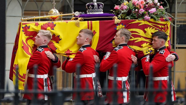UK: Eight pallbearers who carried late Queen's coffin receive special honour in Demise Awards UK: Eight pallbearers who carried late Queen's coffin receive special honour in Demise Awards