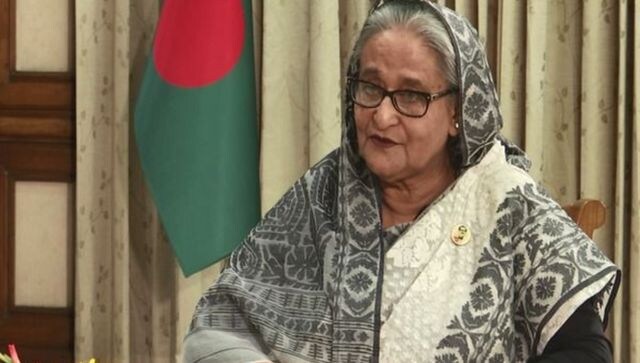 شیخ حسینه، نخست وزیر بنگلادش، بمبی را پرتاب می کند و می گوید که ایالات متحده در تلاش برای سرنگونی دولت او است