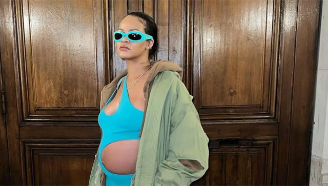 Rihanna Is Pregnant With Second Child, Reveals Baby Bump During Super Bowl  2023 Halftime Show - News18