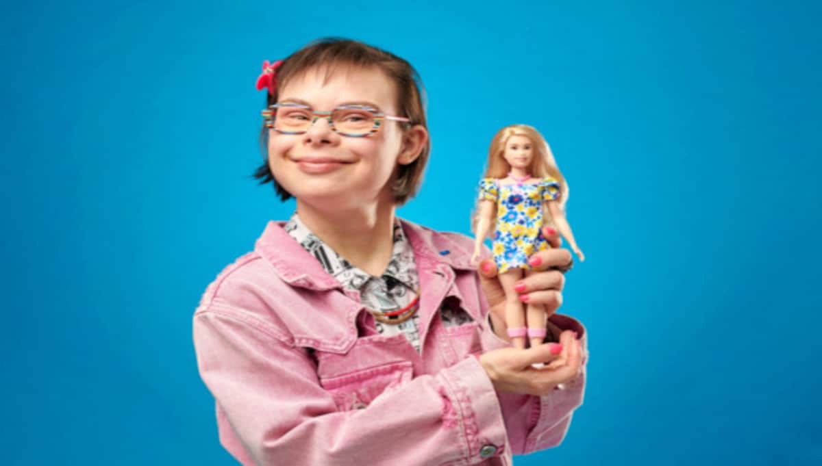 Barbie debuts Chelsea doll with scoliosis - News