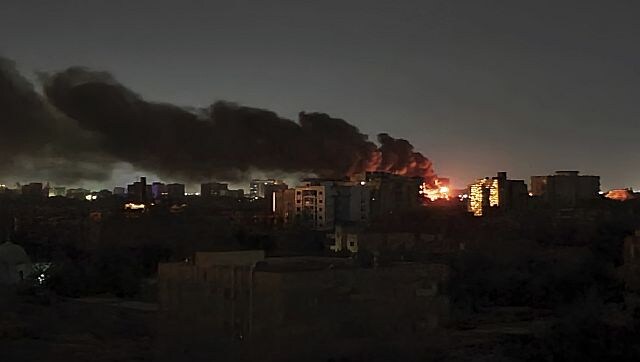 Thousands of civilians flee battle-scarred Khartoum due to gunfire between army, paramilitaries Thousands of civilians flee battle-scarred Khartoum due to gunfire between army, paramilitaries