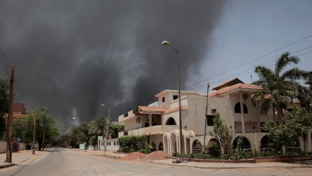 شرکت هواپیمایی مصر به دلیل نگرانی‌های امنیتی پروازهای خود به پایتخت سودان را به حالت تعلیق درآورد