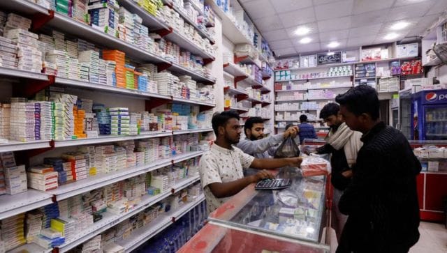Read more about the article Pakistan approves 20% increase in price of general medicines, manufacturers want more