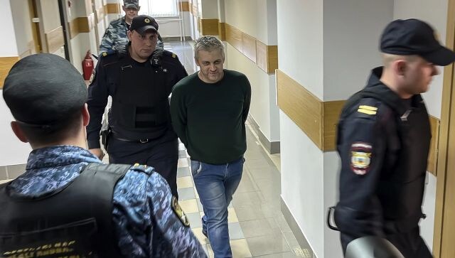 Russia convicts former cop to 7 years in prison over Ukraine war criticism