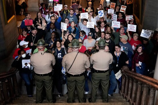 US: Republican-dominated House expels the first of 3 Democrats for joining gun control protests