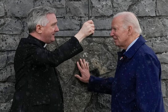 Ireland: Joe Biden breaks down as he meets priest who performed last rites of his son Beau Biden Ireland: Joe Biden breaks down as he meets priest who performed last rites of his son Beau Biden