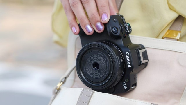 Canon dévoile l'appareil photo sans miroir EOS R100 et l'objectif « crêpe » RF 28 mm F2.8 STM en Inde