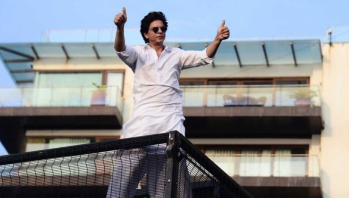 Shah Rukh Khan fulfills 60-year-old cancer patient's last wish