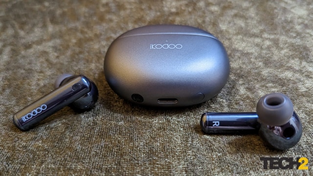 Ikodoo Buds One Review Buds and case
