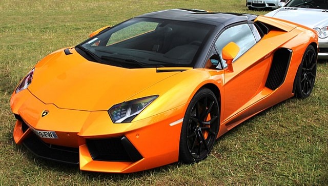 16-year-old spotted driving a Lamborghini on Melbourne highway