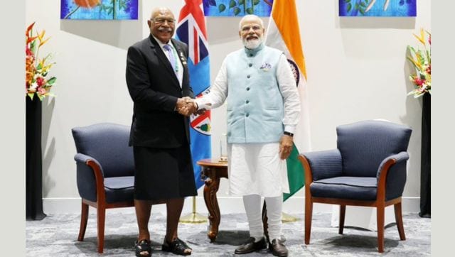 تماشا کنید نخست وزیر مودی بالاترین افتخار فیجی را به دلیل رهبری جهانی خود که برای یک غیرفیجیایی نادر است اعطا کرد.