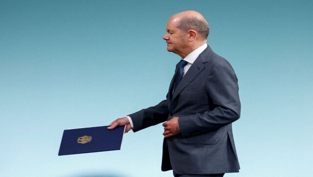 شولتز، صدراعظم آلمان می‌گوید اتحادیه اروپا نباید از «نمایش قدرت» پوتین مرعوب شود.