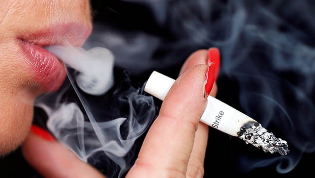 چگونه زنانی که تمایل به سیگار کشیدن دارند خود را در برابر انواع سرطان آسیب پذیر می کنند