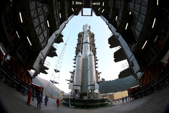 چین، آمریکا در مسابقه فضایی، موشک نسل بعدی پکن که انسان را تا سال 2030 به ماه می برد