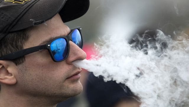 استرالیا سیگار کشیدن تفریحی را ممنوع می کند سیگار چقدر خطرناک است و چرا نوجوانان به آن معتاد می شوند