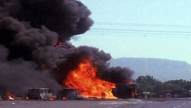 Chemical-laden tanker explodes on Pune-Mumbai expressway, 4 dead and 3 injured Chemical-laden tanker explodes on Pune-Mumbai expressway, 4 dead and 3 injured