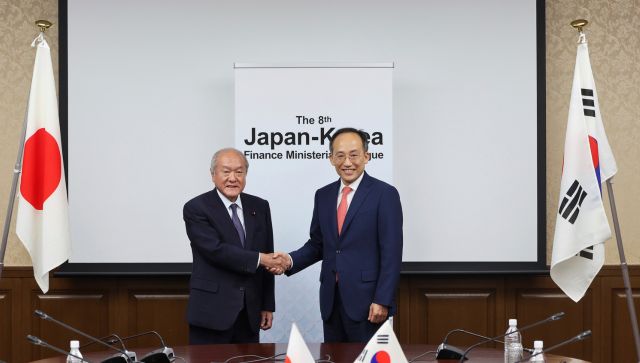 일본과 한국, 관계 개선 속에 ​​3년짜리 통화 교환 거래 재개