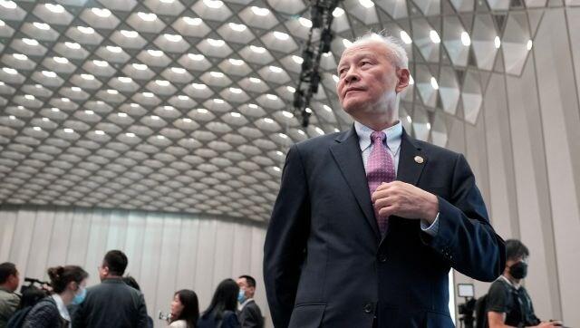 US must halt military deployments near China says former ambassador