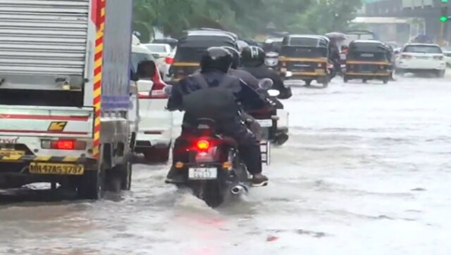Read more about the article Fast-paced Mumbai comes to a standstill due to heavy rains