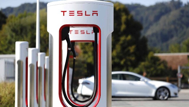 Tesla Carrying US EVs: Elon-Musk-led EV maker opens its supercharging stations to General Motors Tesla Carrying US EVs: Elon-Musk-led EV maker opens its supercharging stations to General Motors