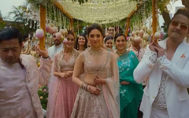 Jee Karda web series review Traverses through moments of mirth but also penetrates into dark alleys