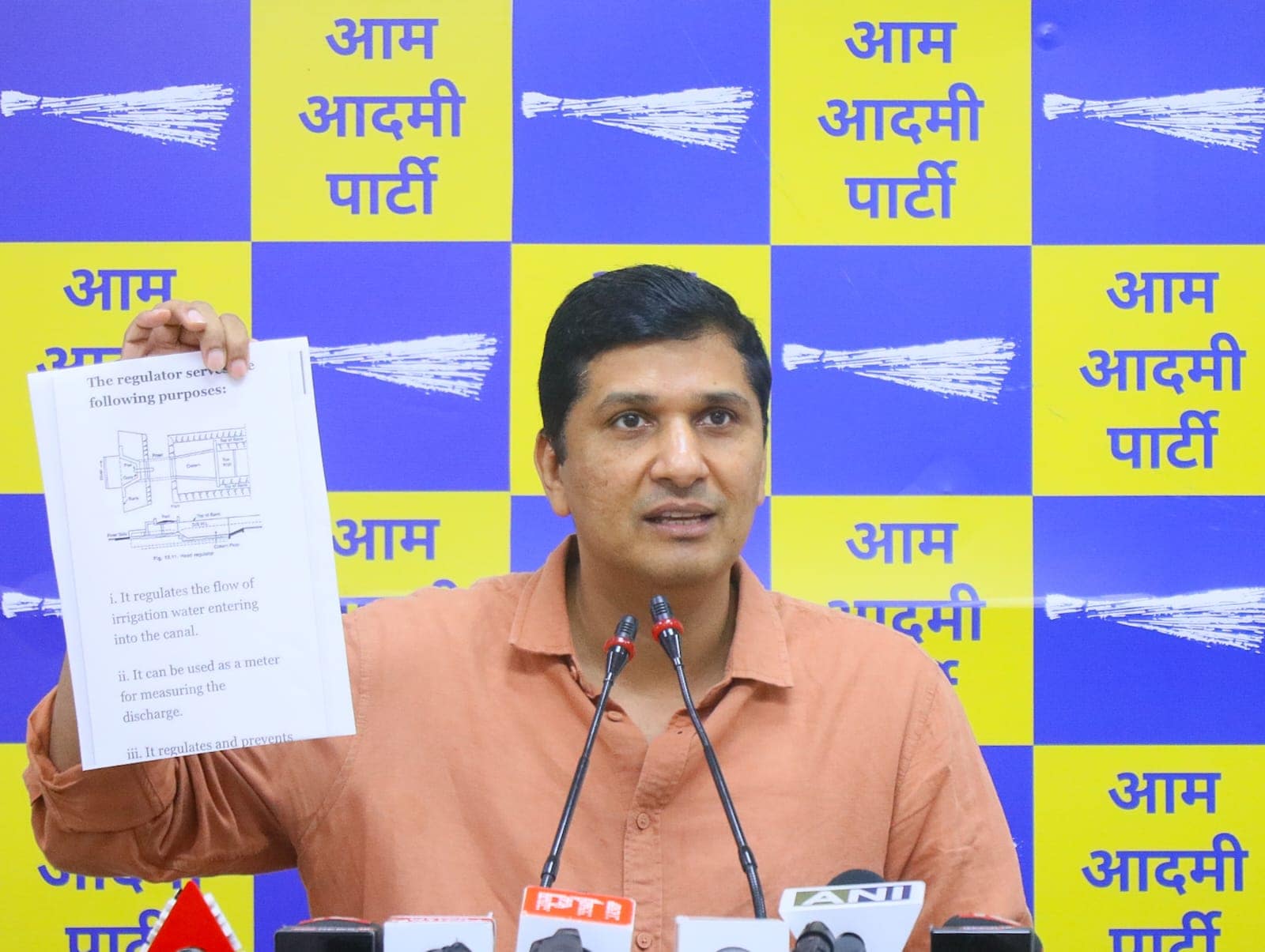 You are currently viewing AAP’s Saurabh Bharadwaj writes to LG, demands action against officers for ignoring instruction