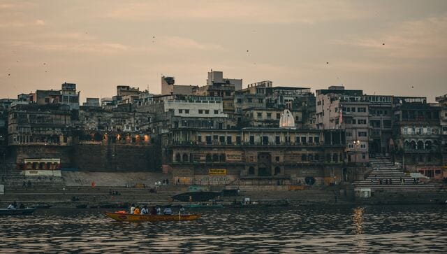 Read more about the article Varanasi’s Manikarnika Ghat to soon get eco-friendly crematoriums